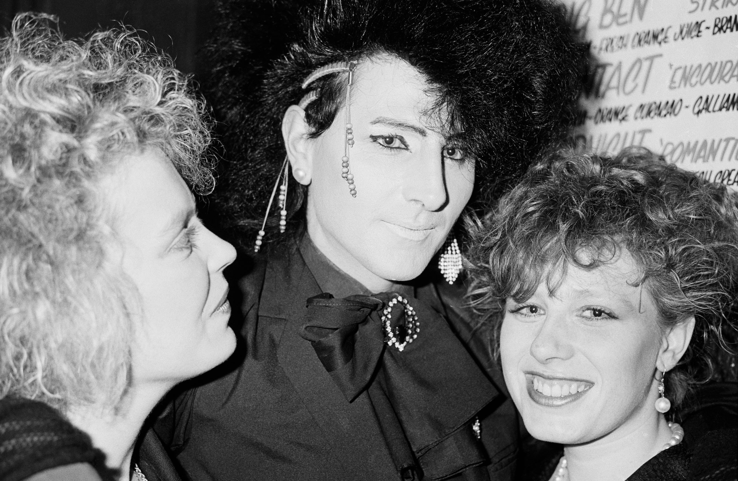 A New Romantic, George, posing with two women, Bastille club, Bristol 1985 A New Romantic, George, posing with two women, Bastille club, Bristol 1985